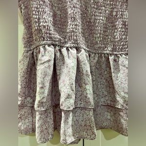 Top, girls size 10-12. Light purple casual top. Floral.